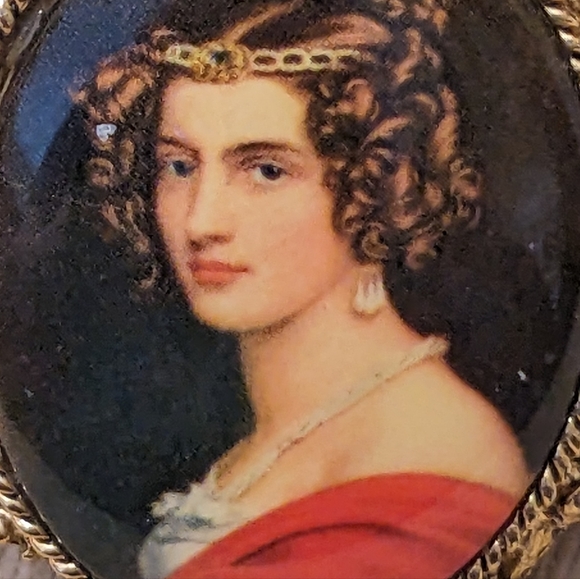 HAND PAINTED LADY BROOCH - Picture 2 of 3